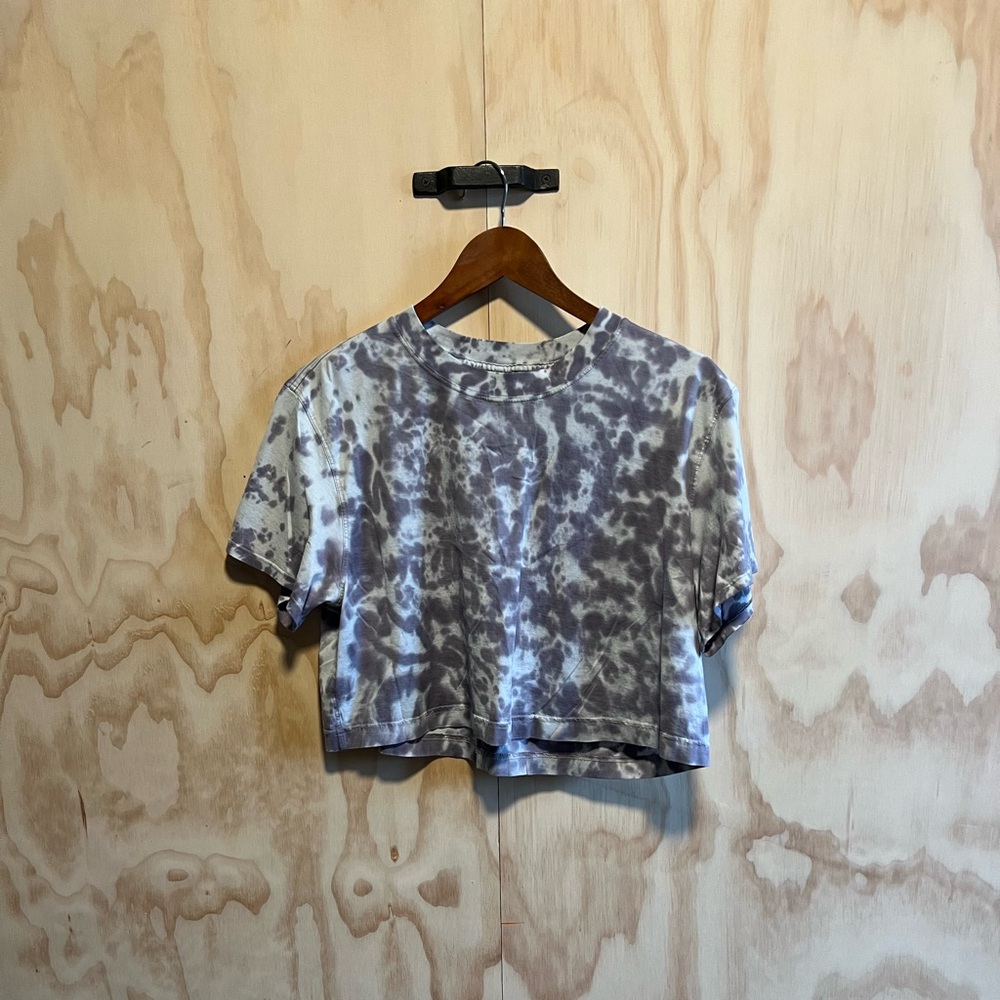 Lululemon All Yours Cropped T-Shirt M Purple Tie-dye